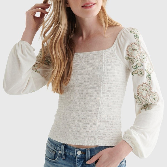 • NWT! [Lucky Brand] Ruched Embroidered Top • - Picture 12 of 12